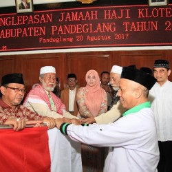 Bupati Pandeglang Kembali Lepas dan Antar Jemaah Haji