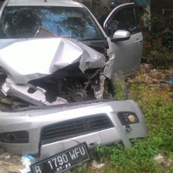 Ditabrak Kereta Api, Minibus Ringsek