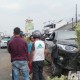 Video: Mobil Yaris Tabrak Median Jalan