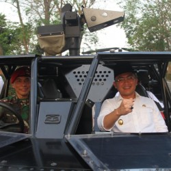 Andika Diajak Keliling  Naik Kendaraan Taktis Militer Grup 1 Kopassus