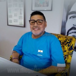 Maradona Tutup Usia Karena Serangan Jantung
