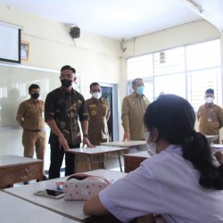 Wagub Andika Tinjau PTM 100 Persen Sejumlah Sekolah di Tangsel