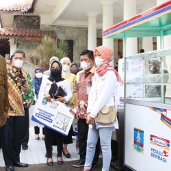 Terima Bantuan dari Indomarco, Wabup Serang Dorong UMKM Miliki Market yang Jelas
